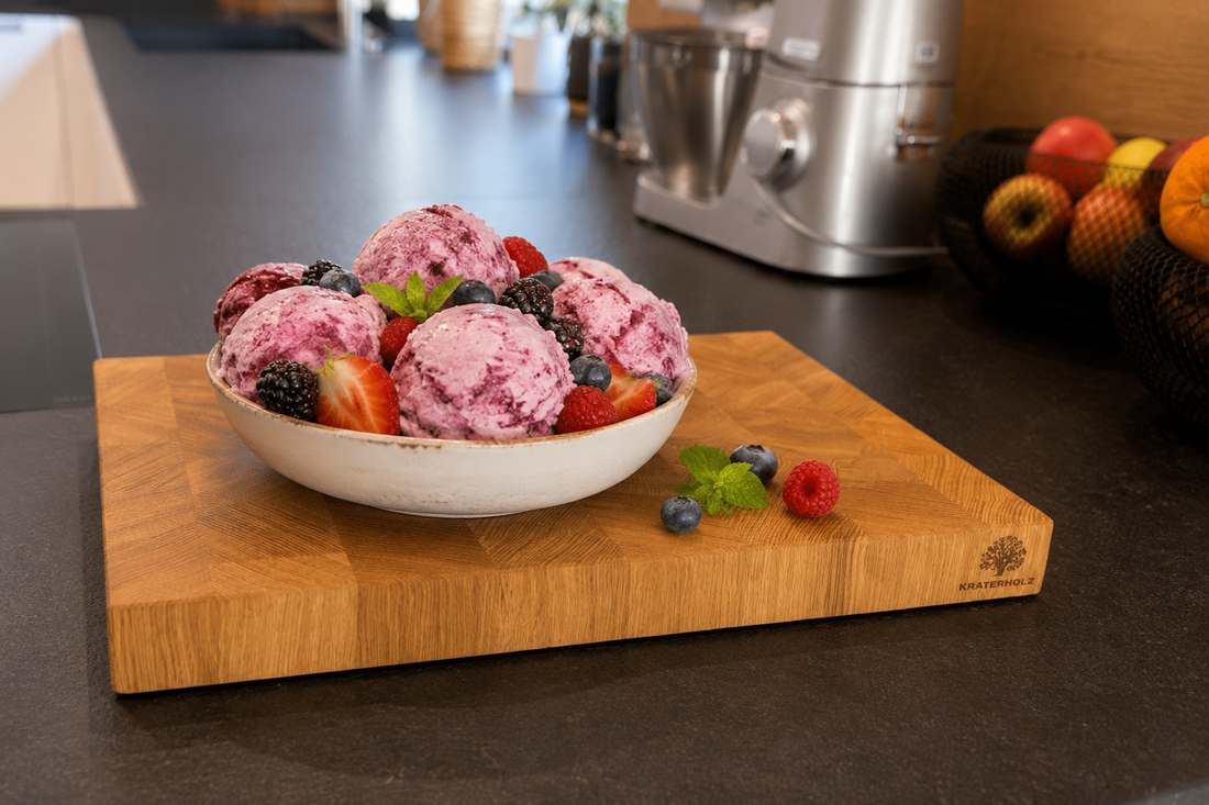 Beeren Eis mit Früchten 