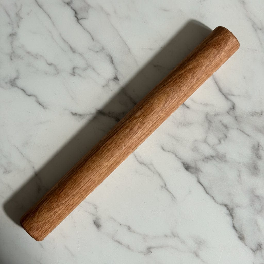 Nudelholz Eiche auf Arbeitsfläche