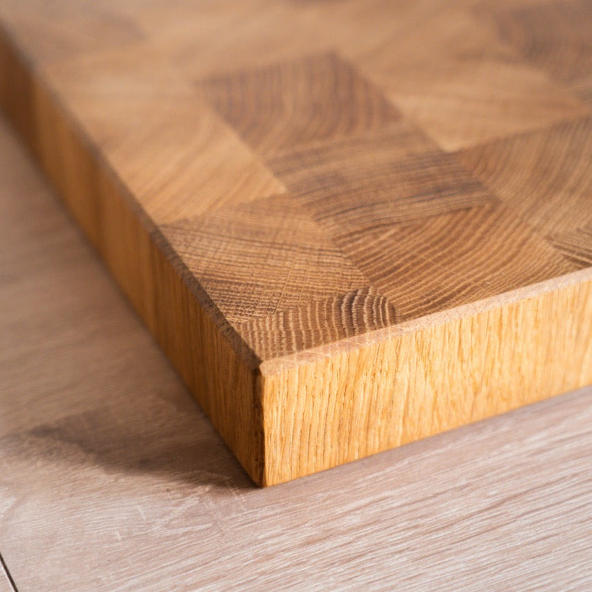 Schneidebrett Eicheauf Küchenplatte Detail